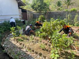 Jaga Kebersihan, Pamong Mertelu Gelar Kerja Bakti